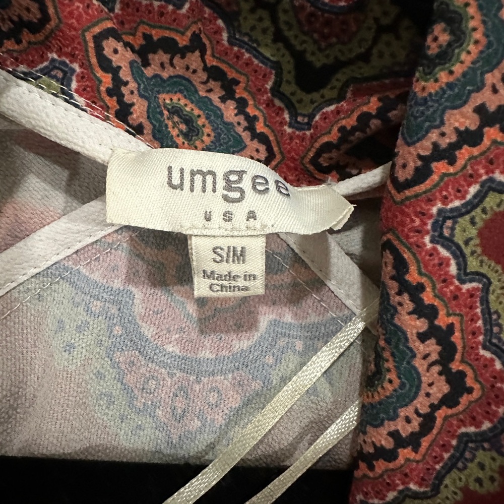 Umgee Paisley Kimono with Red and Green Accents - Picture 5 of 5